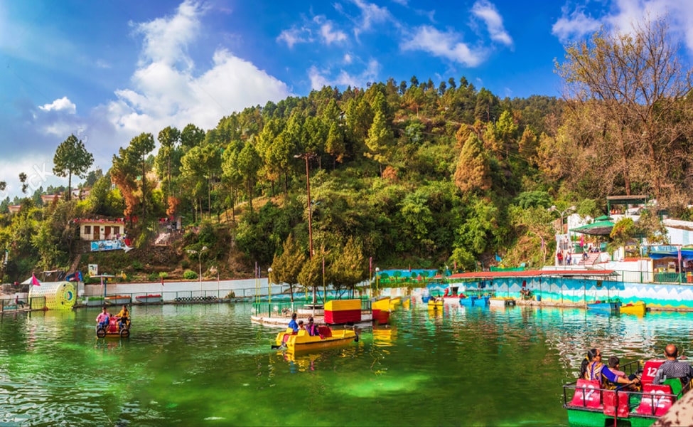 यह स्थान प्रकृति प्रेमियों के लिए एक आदर्श स्थल है।